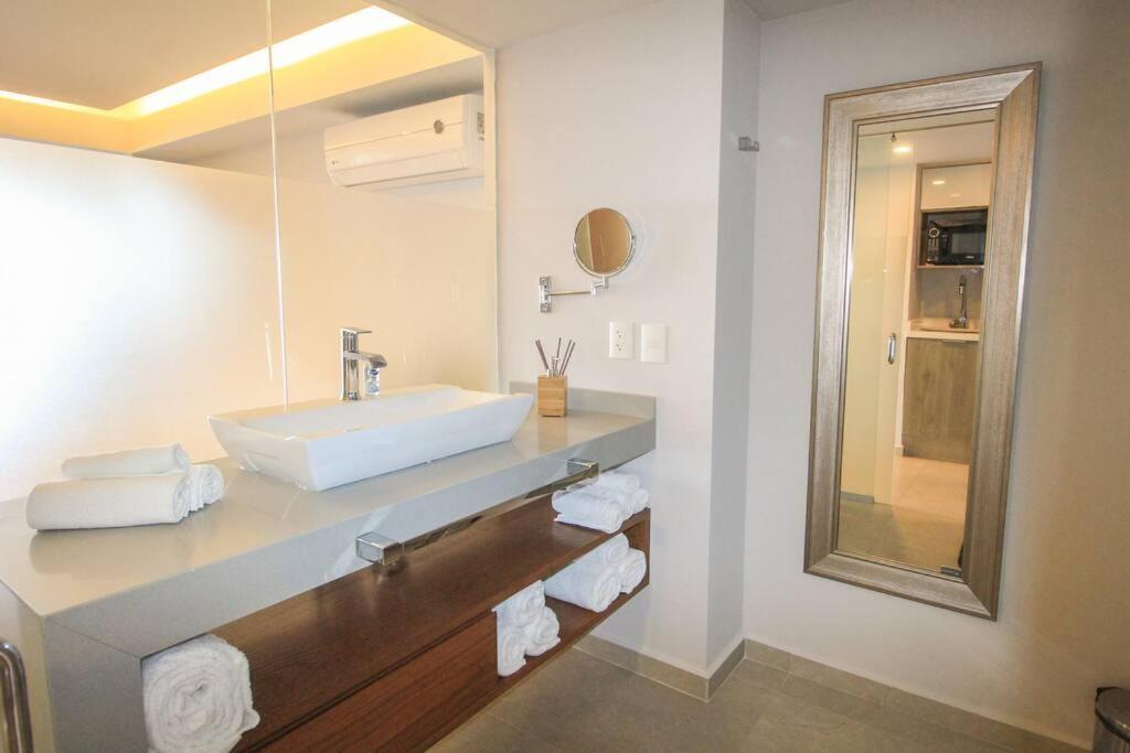Harbor 7010 By Moikkarentals Beachfront 600Mb Wifi Puerto Vallarta Dış mekan fotoğraf